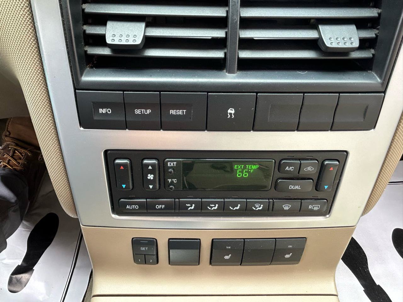 Used 2007 Mercury Mountaineer AWD image 24