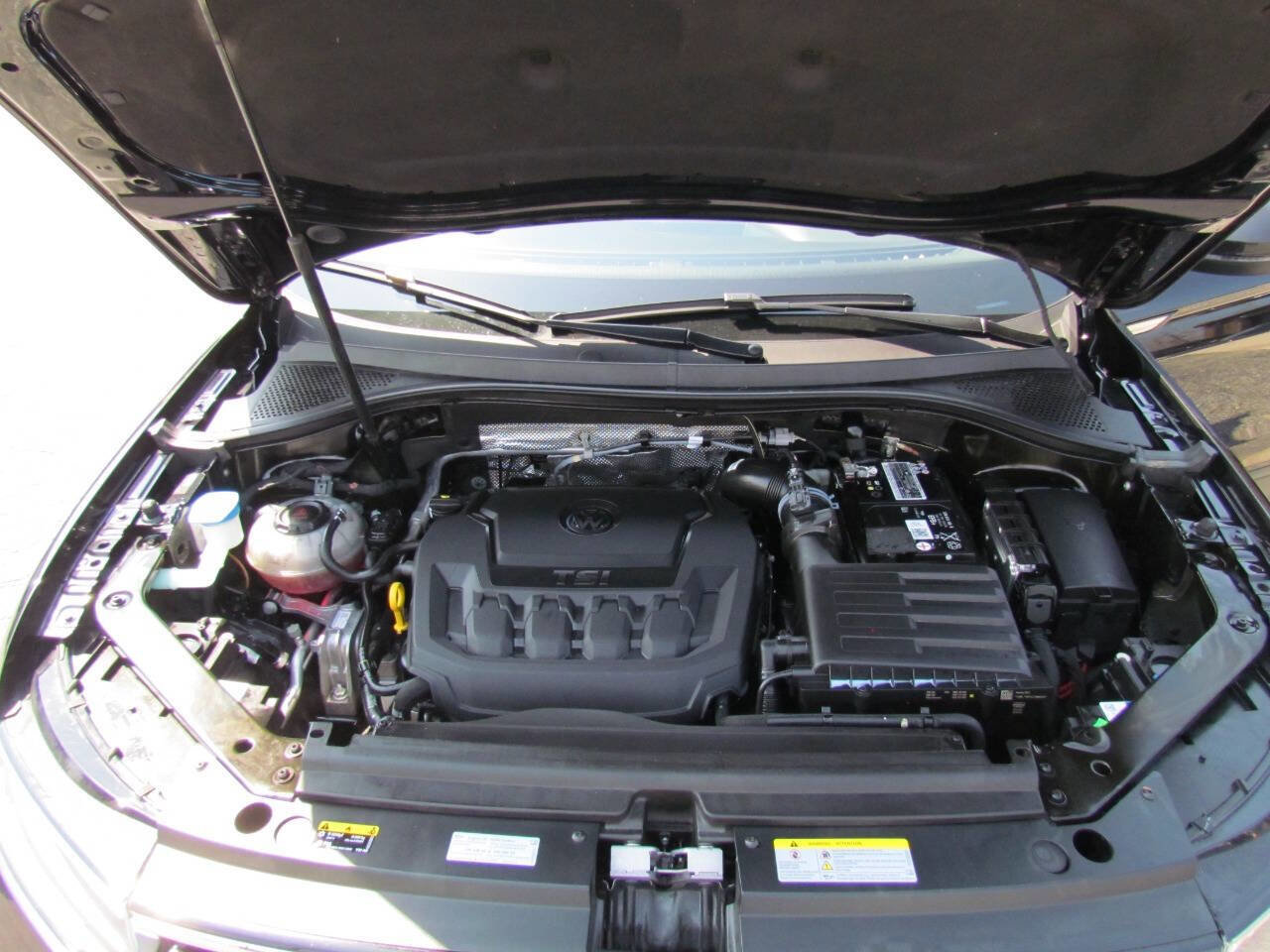 Used 2022 Volkswagen Tiguan SE image 25