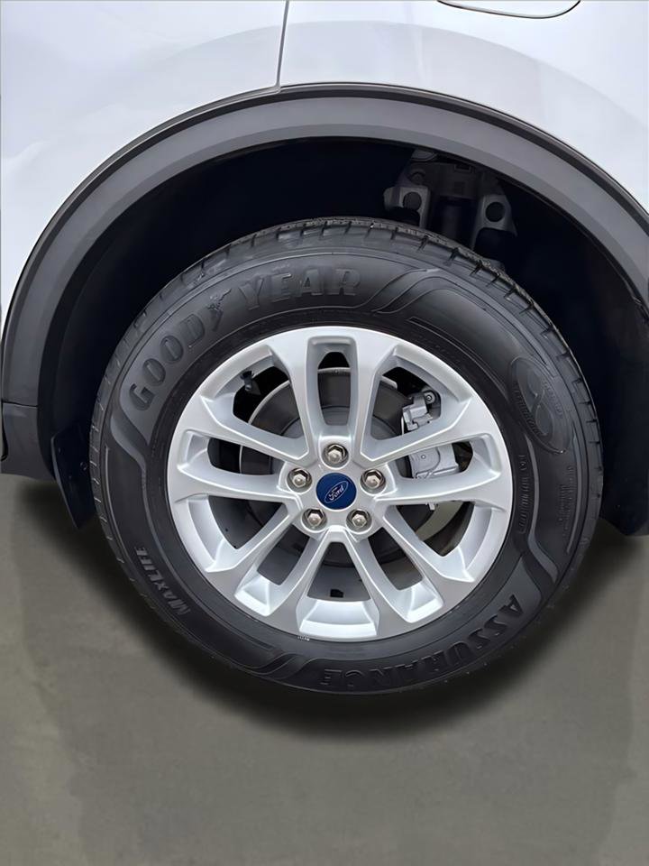 Used 2020 Ford Escape SE image 31