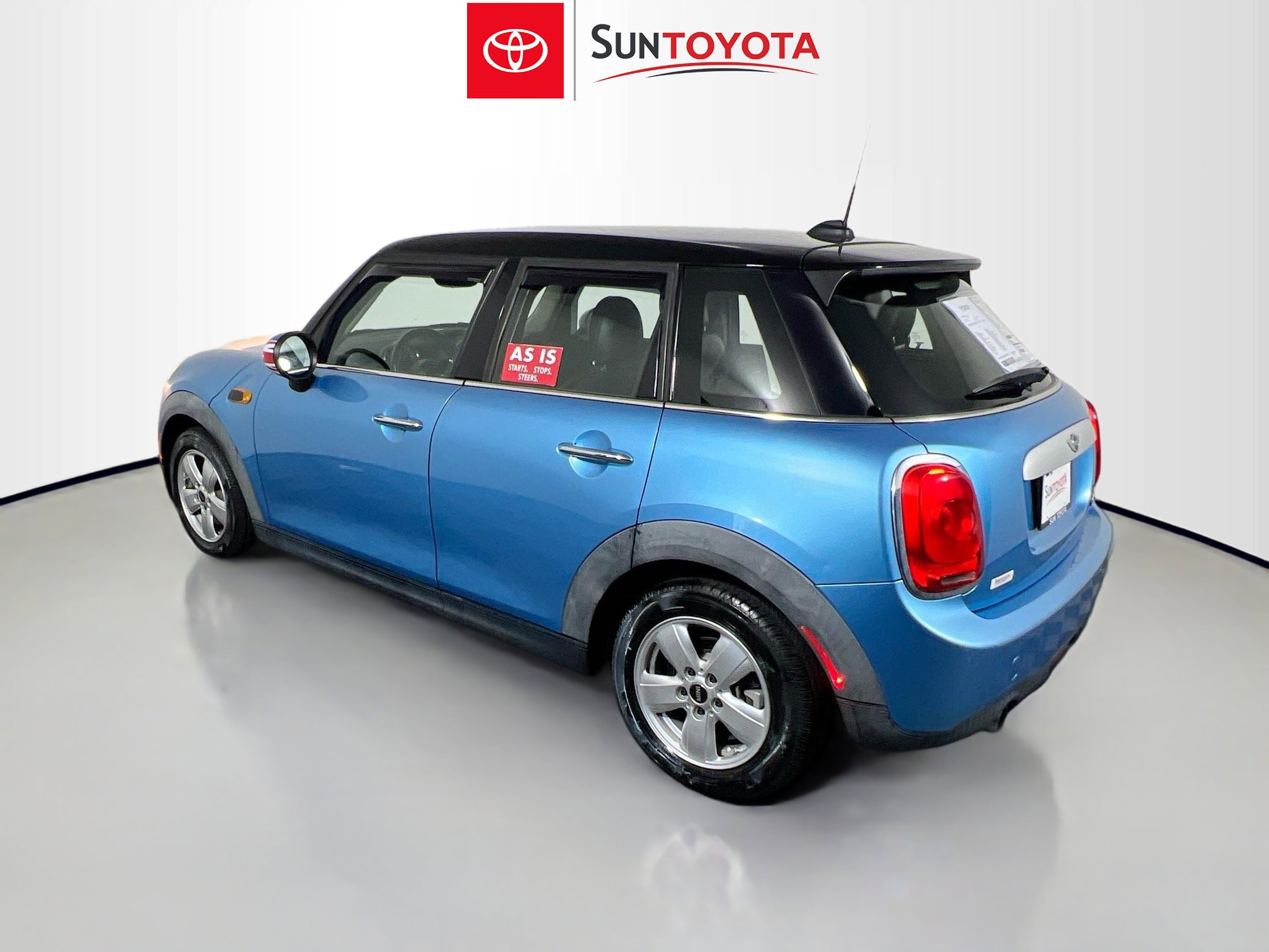 Used 2015 MINI Cooper 4-Door Hardtop FWD image 6
