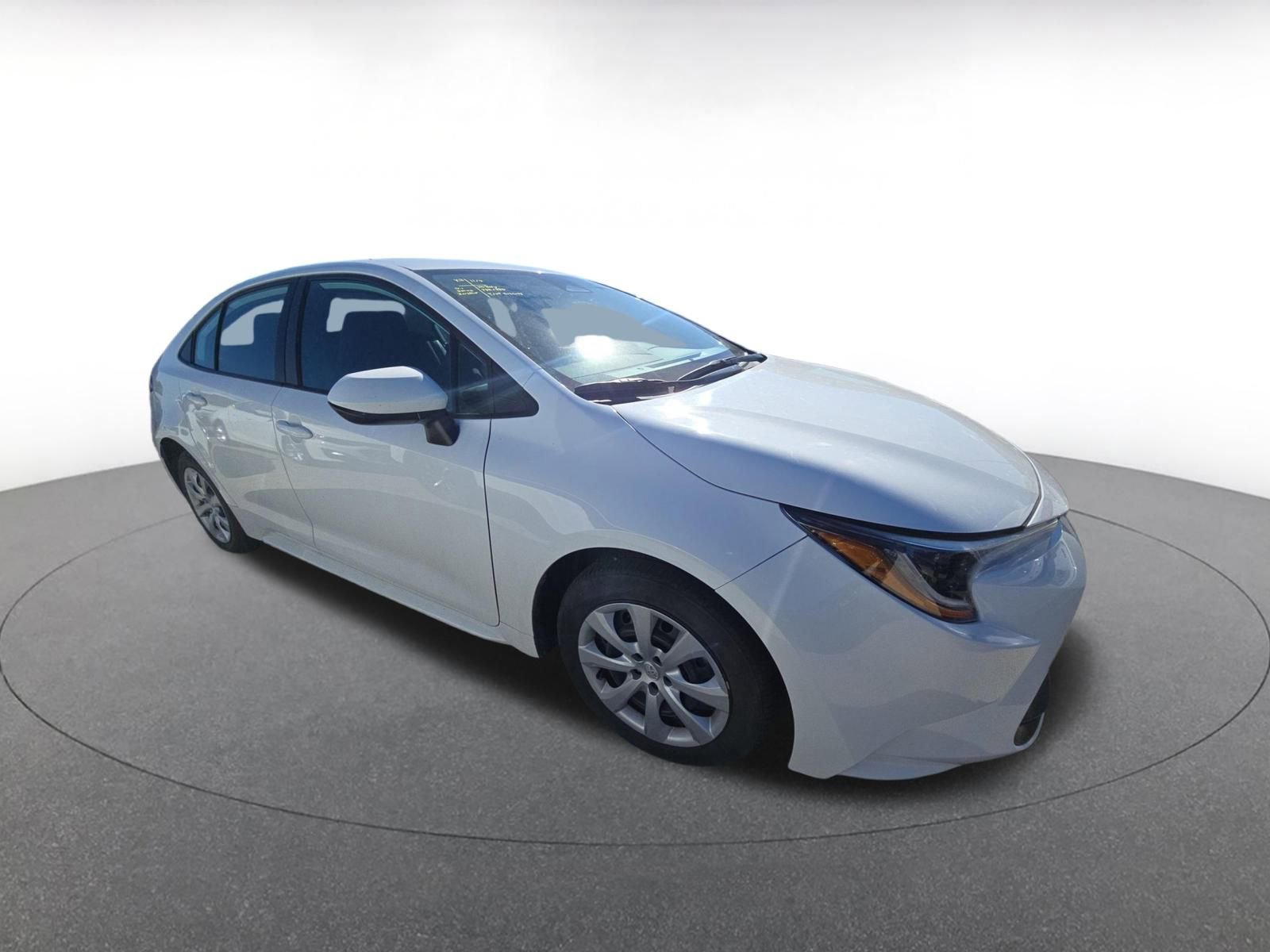 Used 2024 Toyota Corolla LE image 2