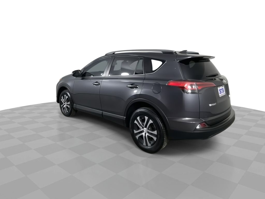 Used 2018 Toyota RAV4 LE w/ Carpet Mat Package image 6