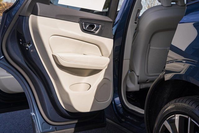 New 2026 Volvo XC60 B5 Ultra w/ Protection Package Premier image 38