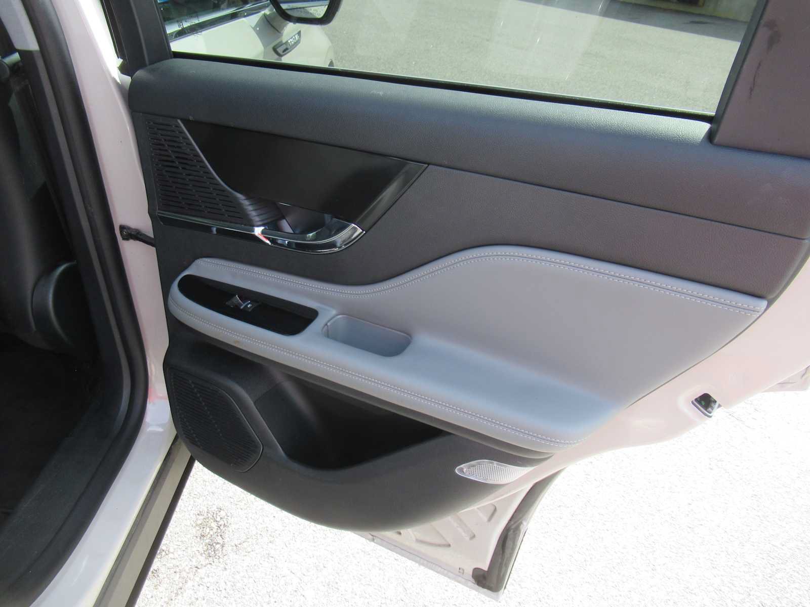 Used 2022 Lincoln Corsair FWD image 23