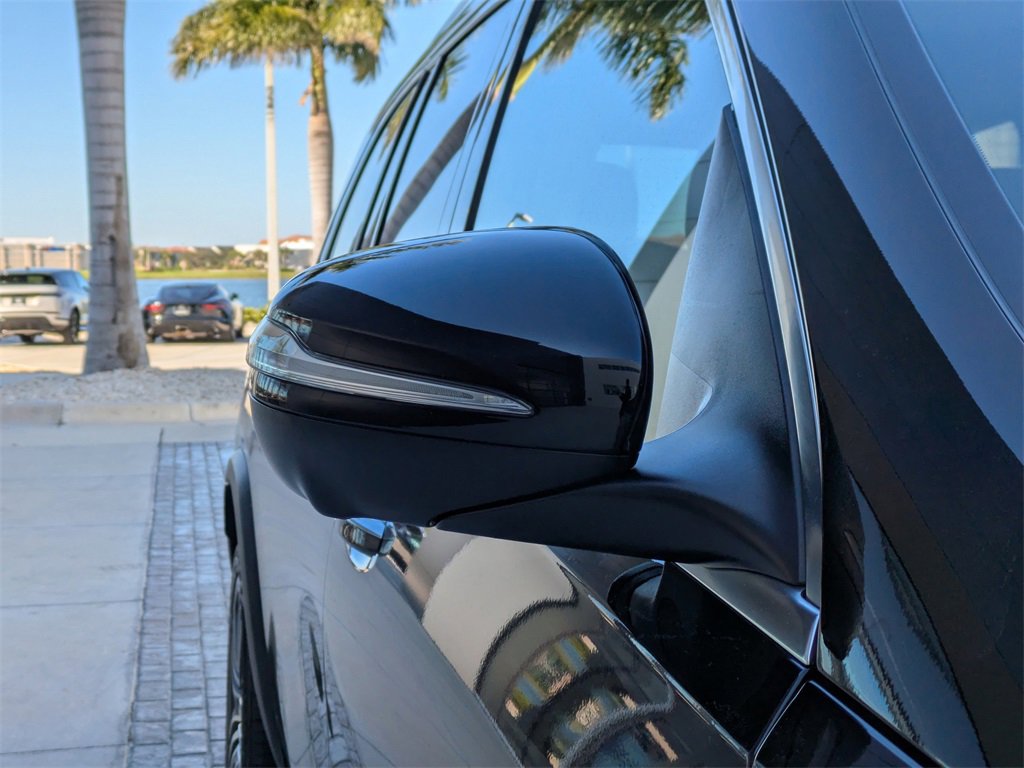 Used 2023 Mercedes-Benz GLS 450 4MATIC image 12