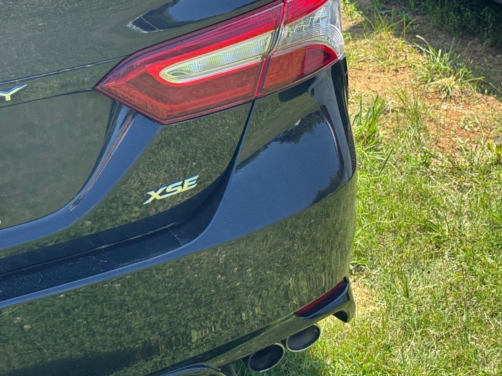 Used 2019 Toyota Camry XSE FWD image 17