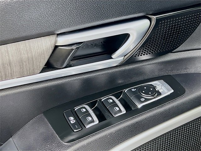 Used 2023 Kia Telluride EX w/ EX Captain's Chair Package image 9