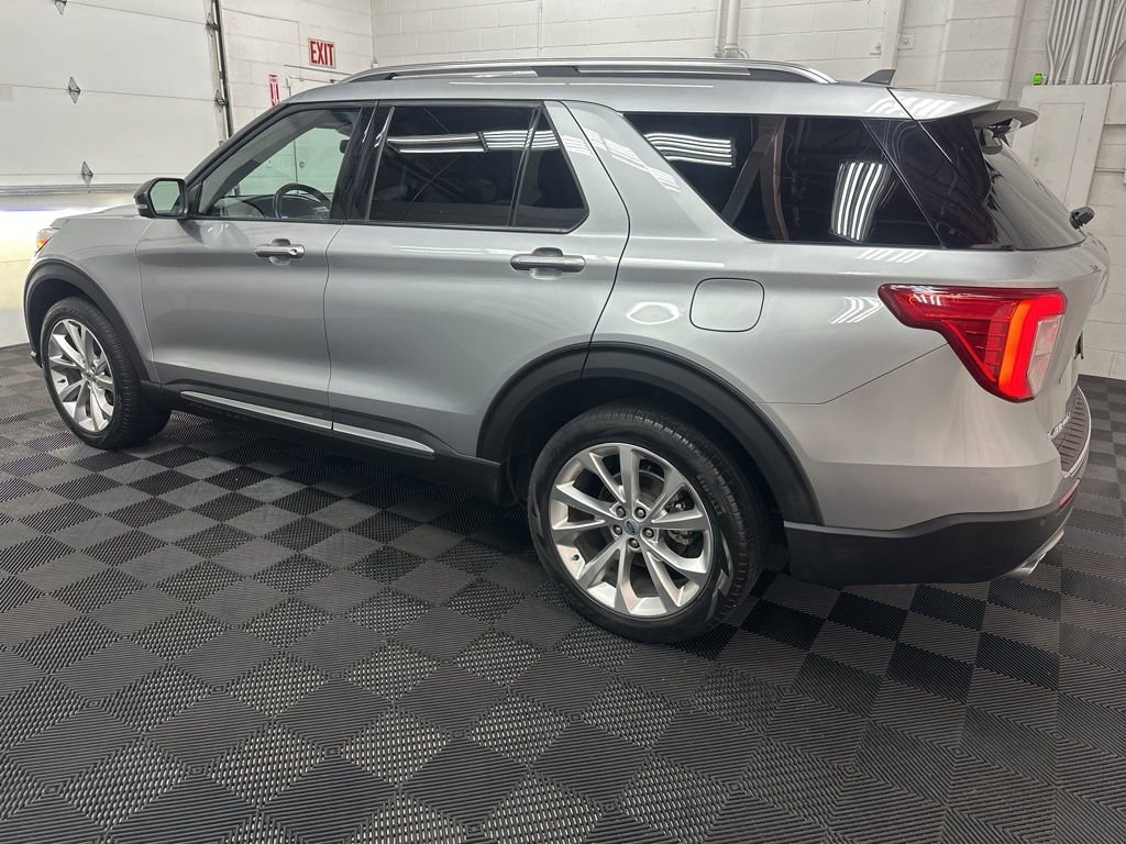 Used 2022 Ford Explorer Platinum w/ Equipment Group 601A AWD/4WD image 6