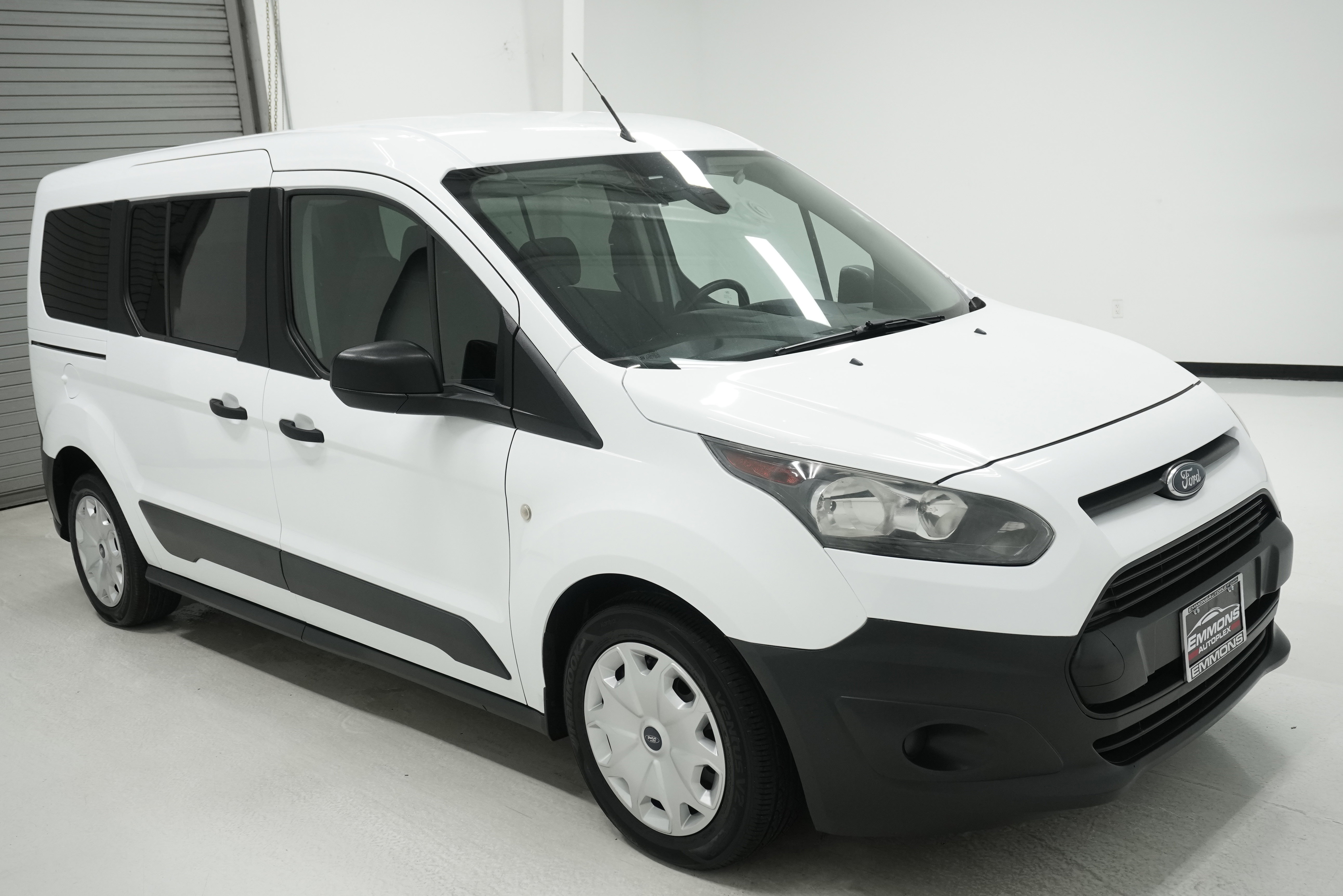 Used 2017 Ford Transit Connect XL image 2