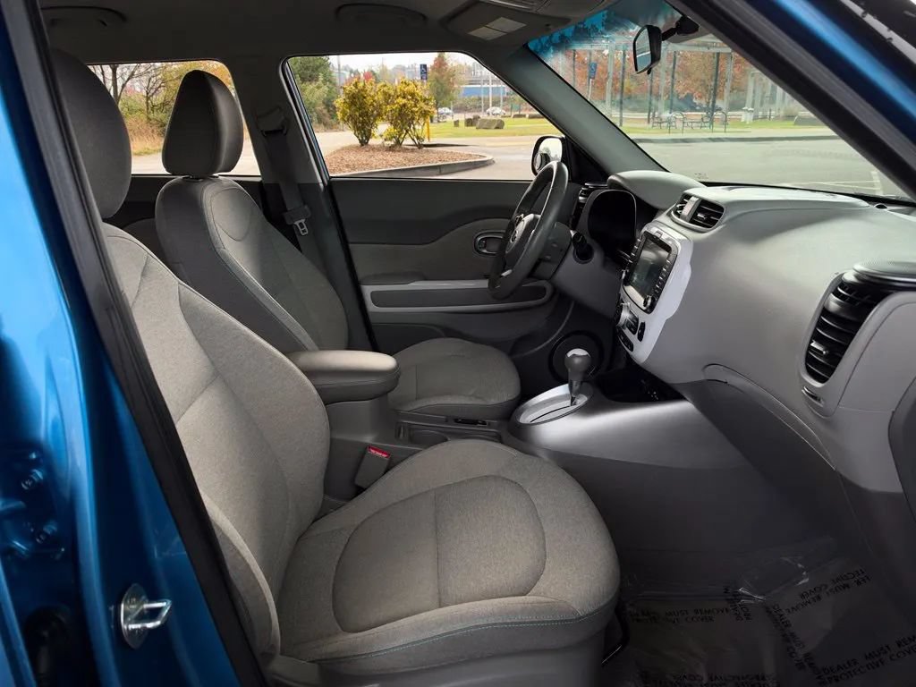 Used 2016 Kia Soul EV FWD image 46