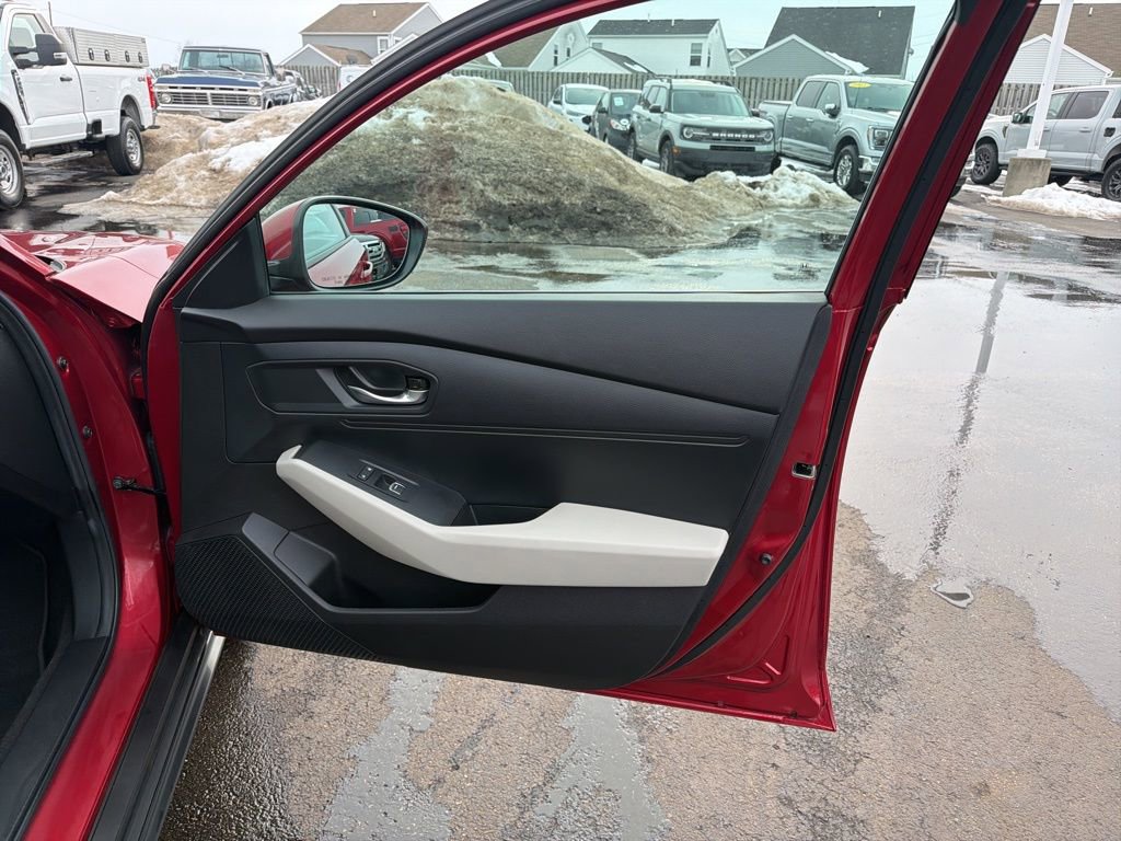 Used 2025 Honda Accord LX image 29