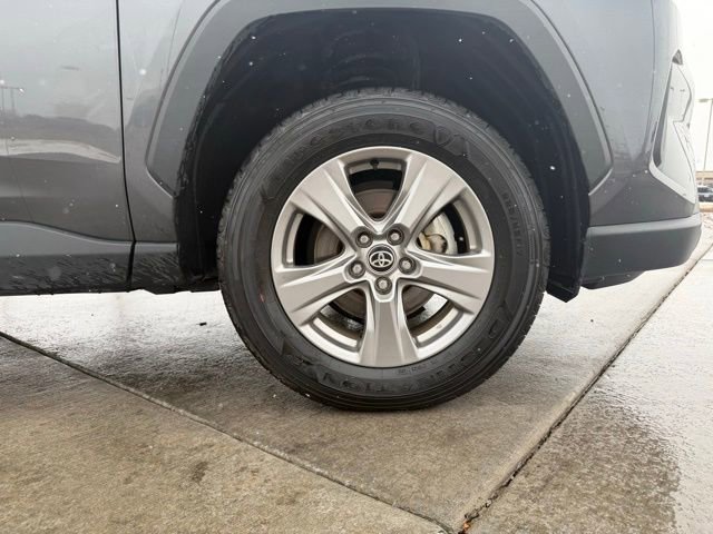 Used 2025 Toyota RAV4 XLE AWD/4WD image 30