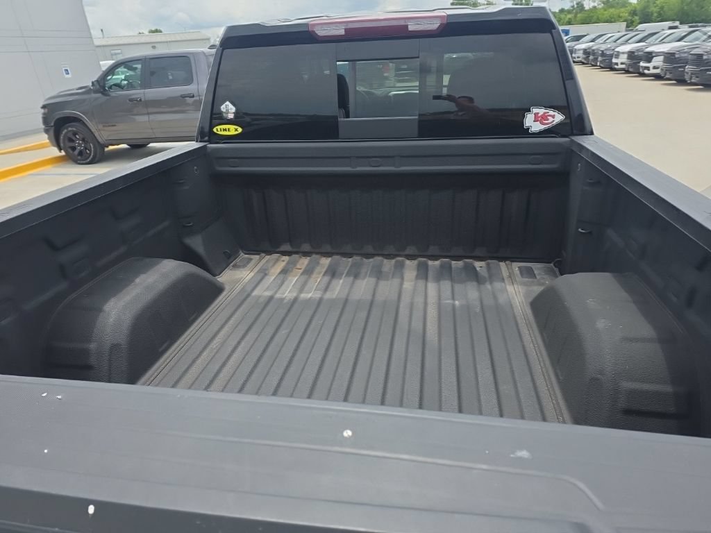 Used 2020 Chevrolet Silverado 1500 LTZ w/ LTZ Premium Package AWD/4WD image 34