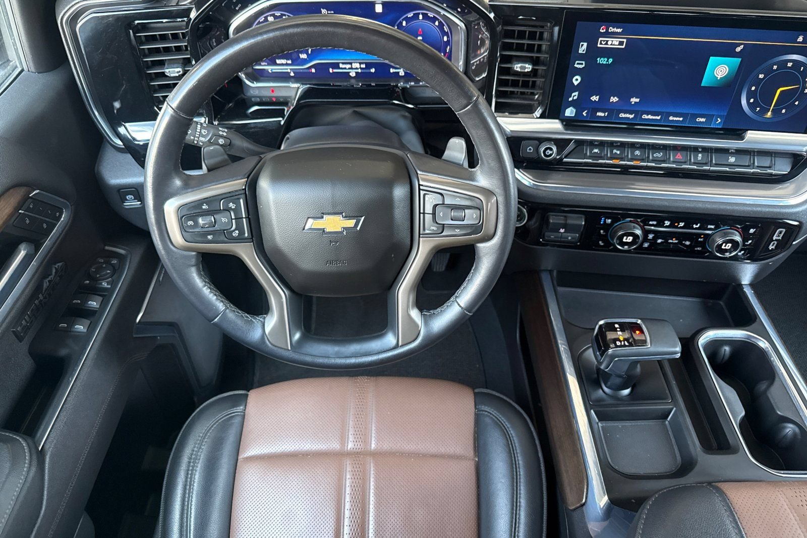 Used 2023 Chevrolet Silverado 1500 High Country AWD/4WD image 15
