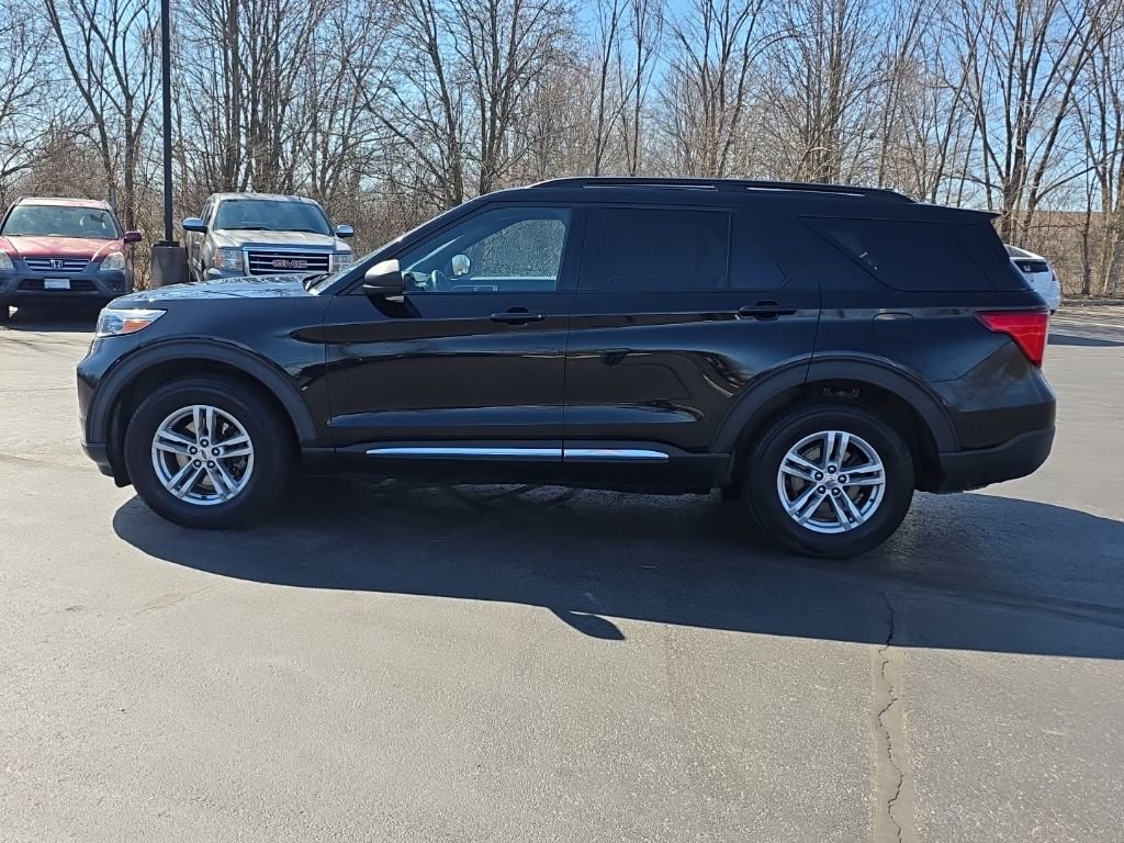 Used 2020 Ford Explorer XLT w/ Equipment Group 202A image 4