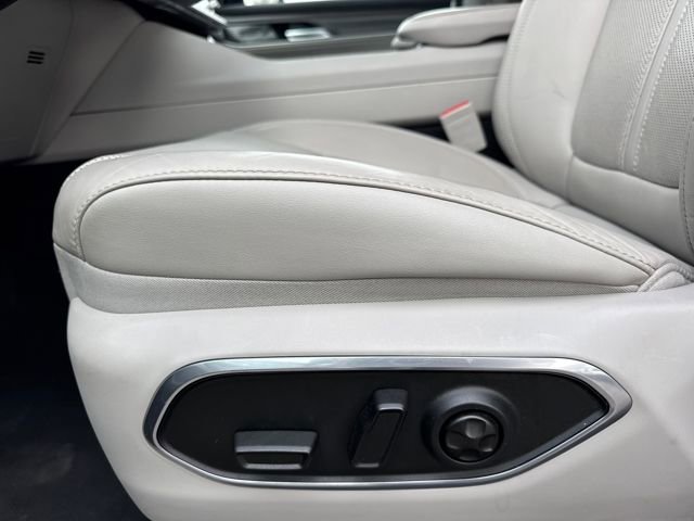 Used 2024 Jeep Wagoneer L Series II w/ Flexible Seating Group image 15