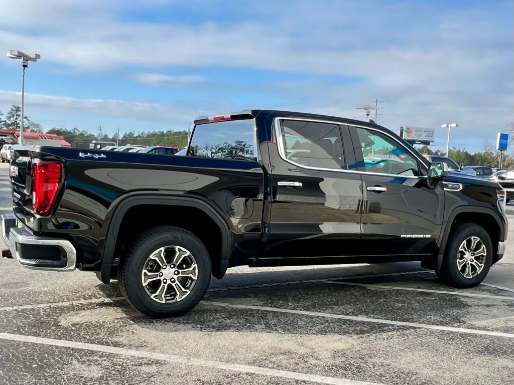 Used 2025 GMC Sierra 1500 SLT image 4