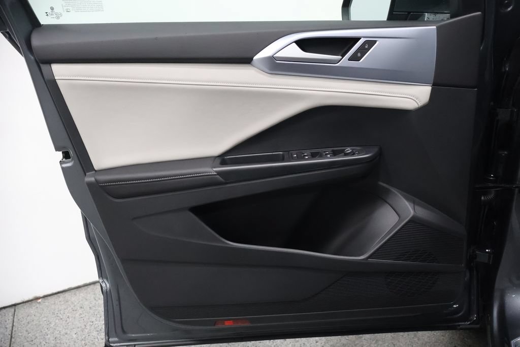 New 2026 Volkswagen Taos SE AWD/4WD image 12
