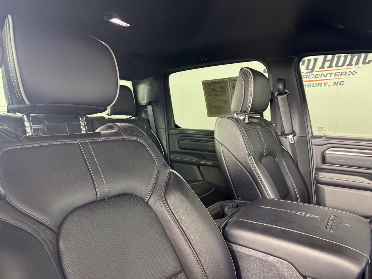 Used 2024 RAM 1500 Limited AWD/4WD image 39