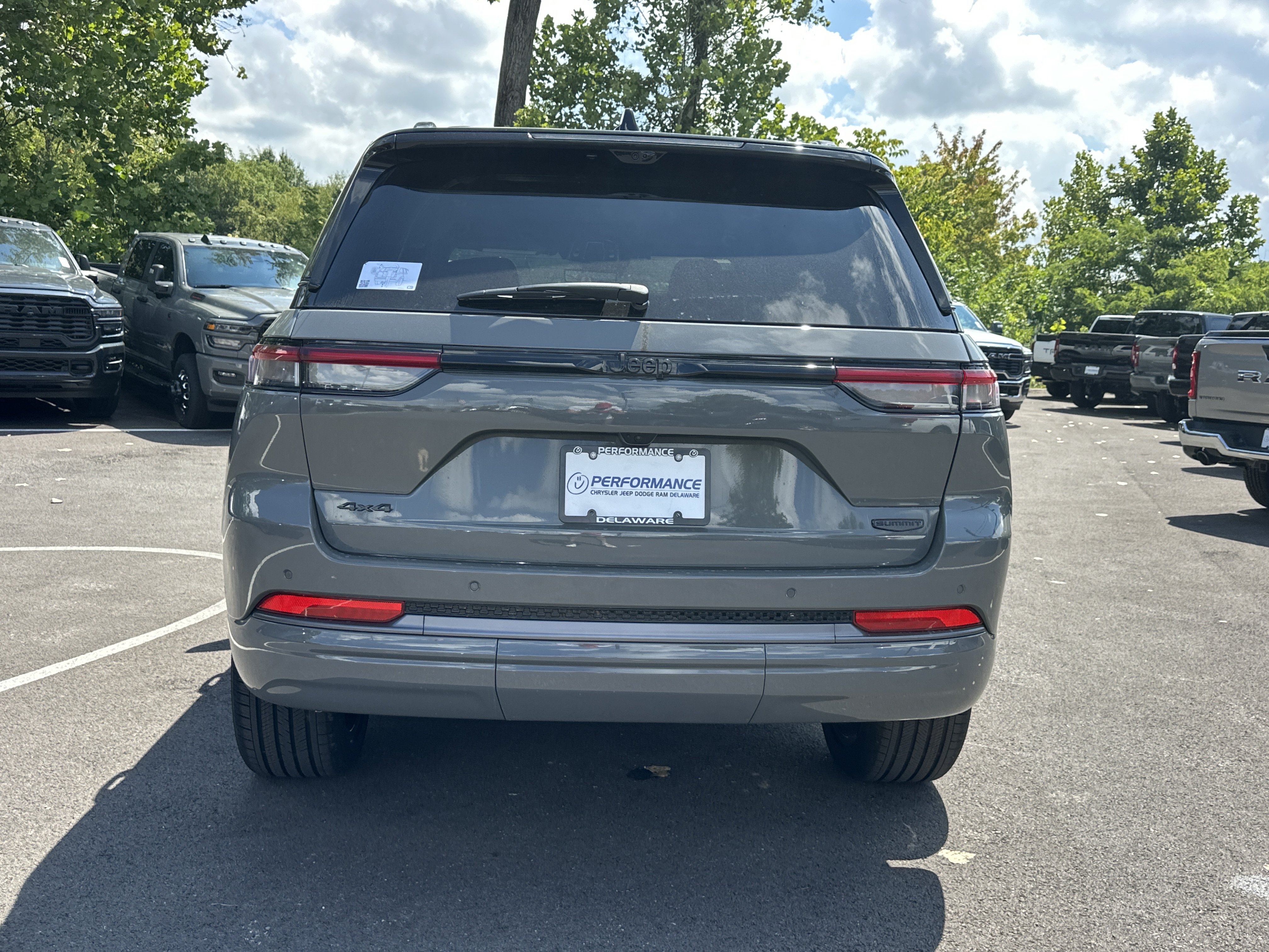 New 2027 Jeep Grand Cherokee Summit AWD/4WD image 17