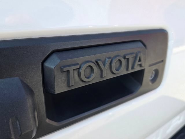 Used 2020 Toyota Tacoma SR RWD image 12