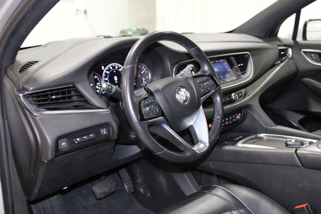 Used 2022 Buick Enclave Avenir w/ Avenir Technology Package image 14