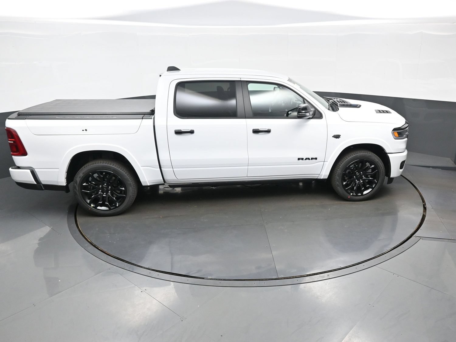 New 2027 RAM 1500 Limited AWD/4WD image 26