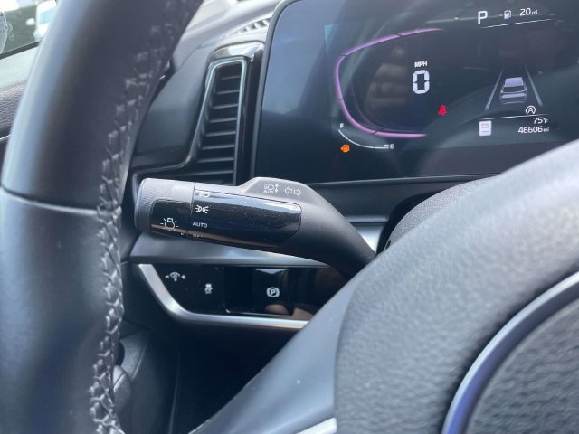 Certified 2025 Kia Sportage EX FWD image 28