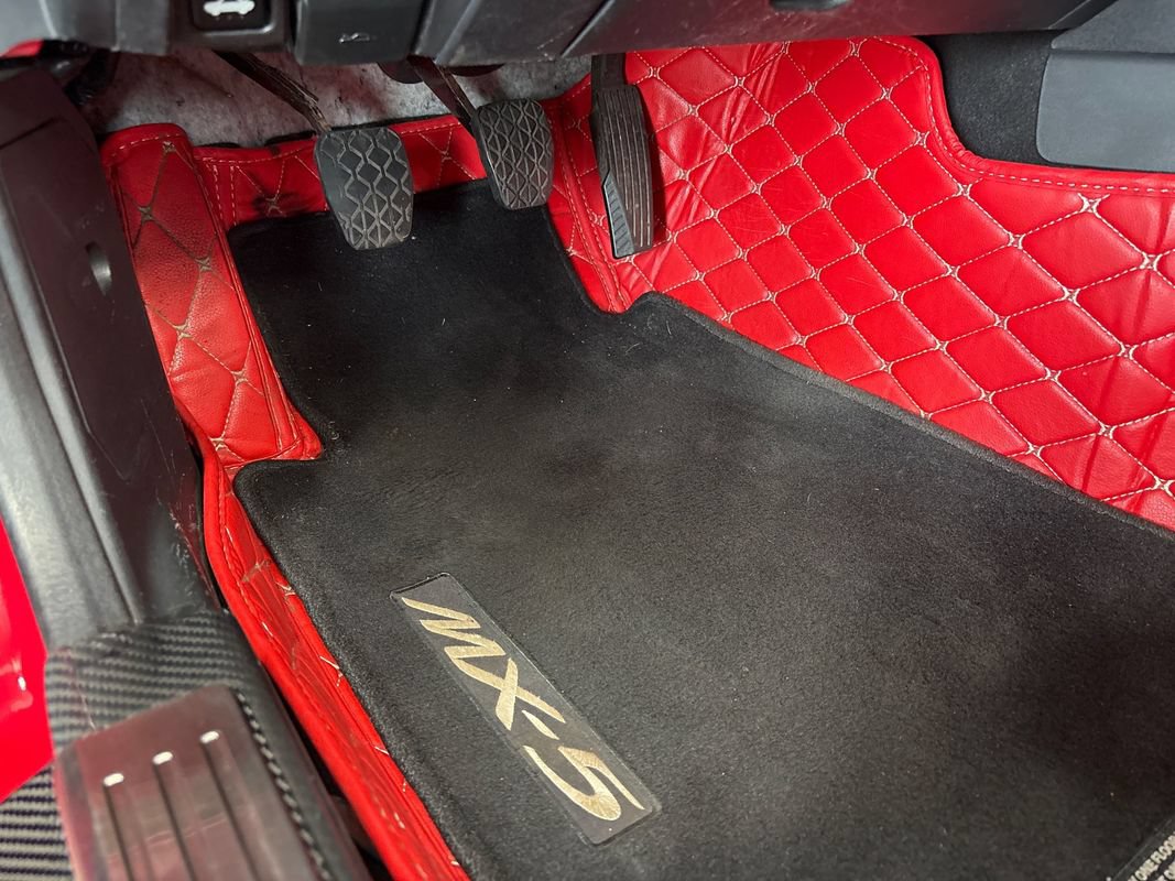 Used 2006 MAZDA MX-5 Miata Grand Touring RWD image 42