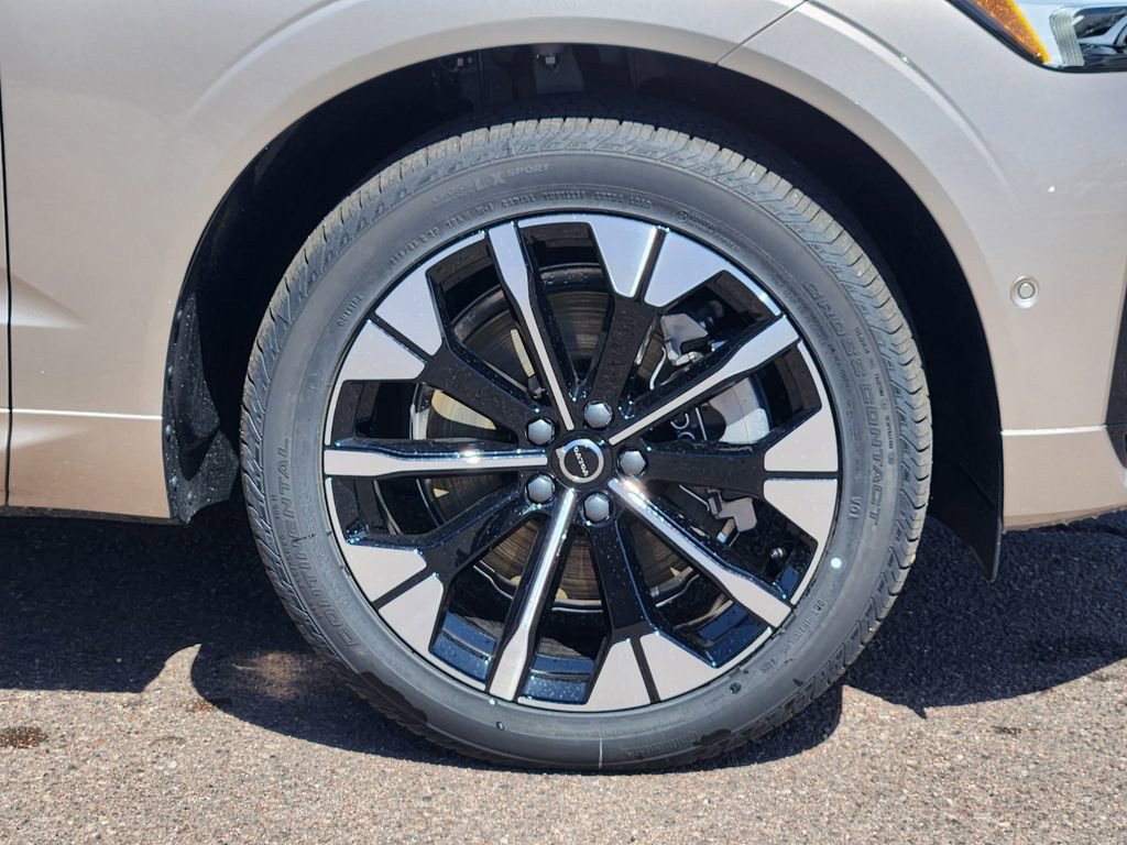 New 2026 Volvo XC60 T8 Plus w/ Protection Package Premier image 30