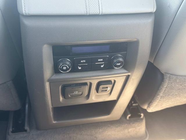 Used 2021 Chevrolet Traverse Premier image 18