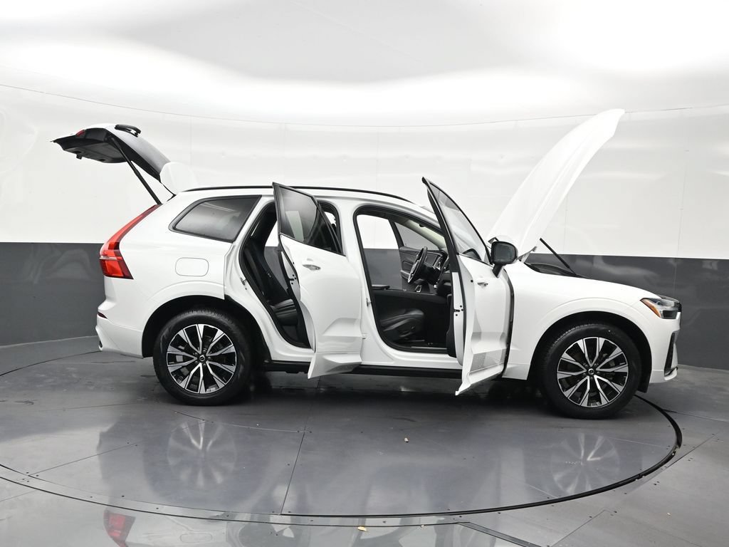 Certified 2024 Volvo XC60 B5 Core w/ Protection Package Premier AWD/4WD image 33
