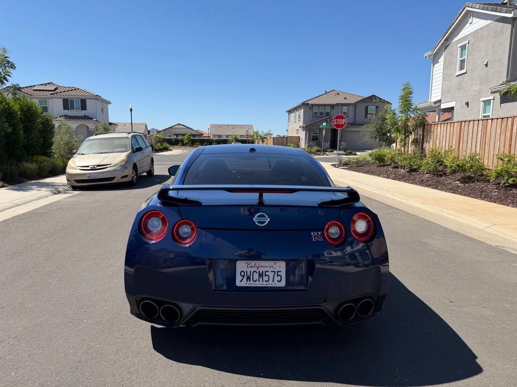 Used 2015 Nissan GT-R Premium AWD/4WD image 6