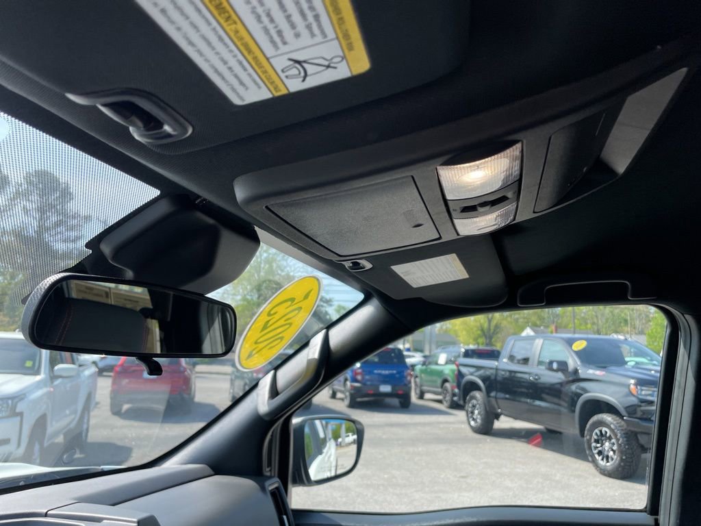 Used 2025 Nissan Frontier PRO-4X AWD/4WD image 22