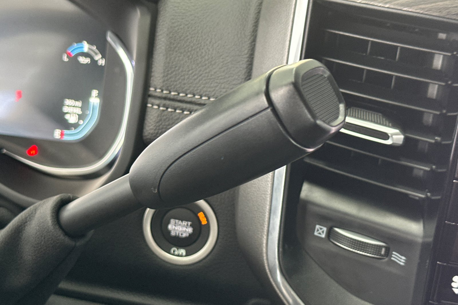 New 2026 RAM 3500 Laramie AWD/4WD image 20