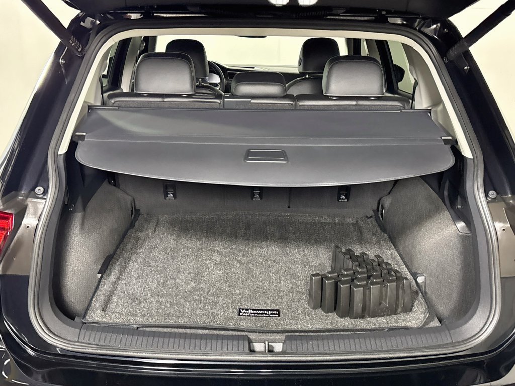 Certified 2024 Volkswagen Tiguan SE w/ Panoramic Sunroof Package AWD/4WD image 22