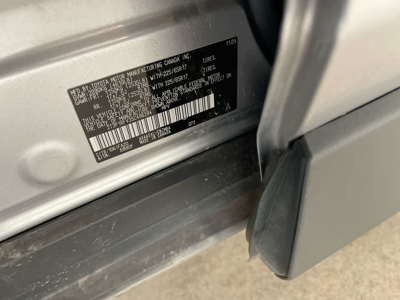 Used 2025 Toyota RAV4 XLE AWD/4WD image 27