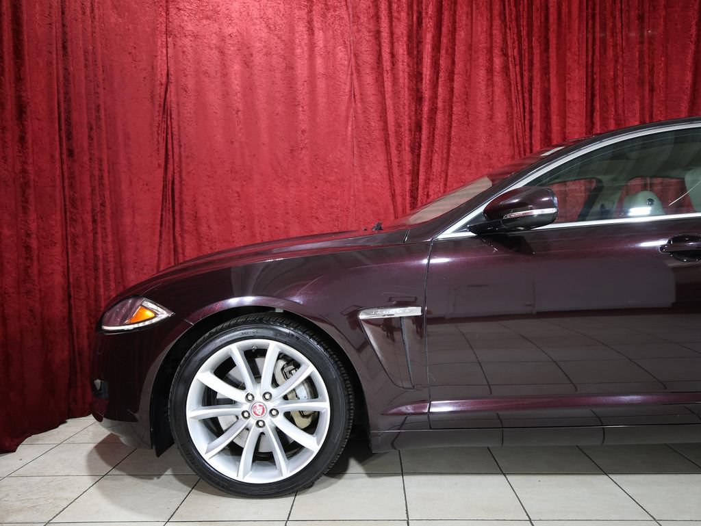 Used 2015 Jaguar XF Sport RWD image 5