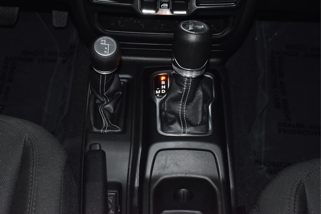 Used 2023 Jeep Wrangler Unlimited Sahara AWD/4WD image 22