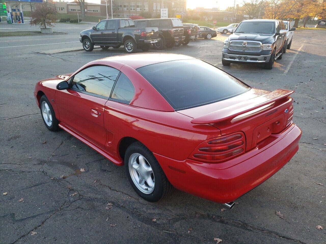 Used 1994 Ford Mustang GT RWD image 6