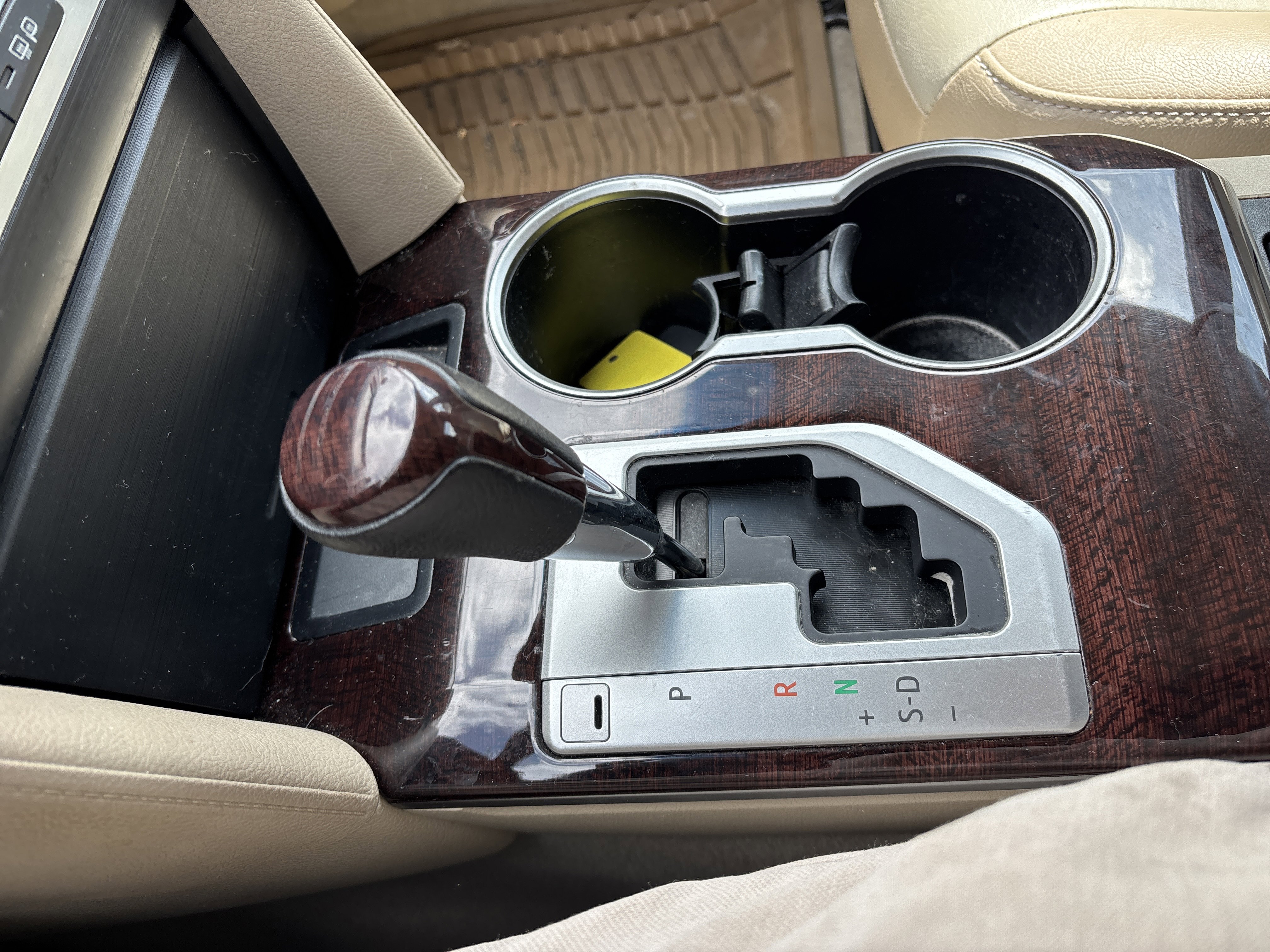 Used 2013 Toyota Camry XLE w/ Convenience Pkg image 23