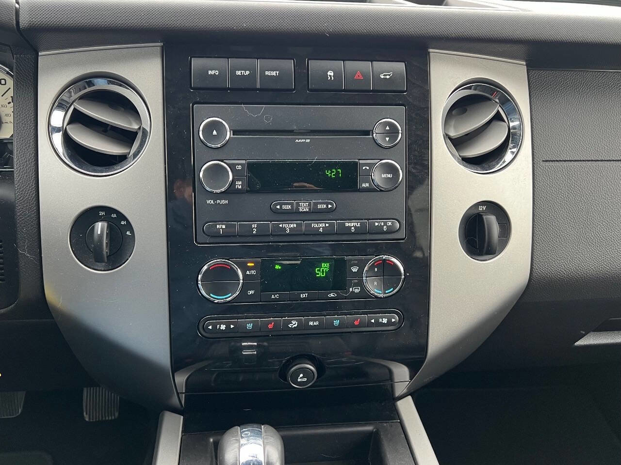 Used 2011 Ford Expedition Limited image 17