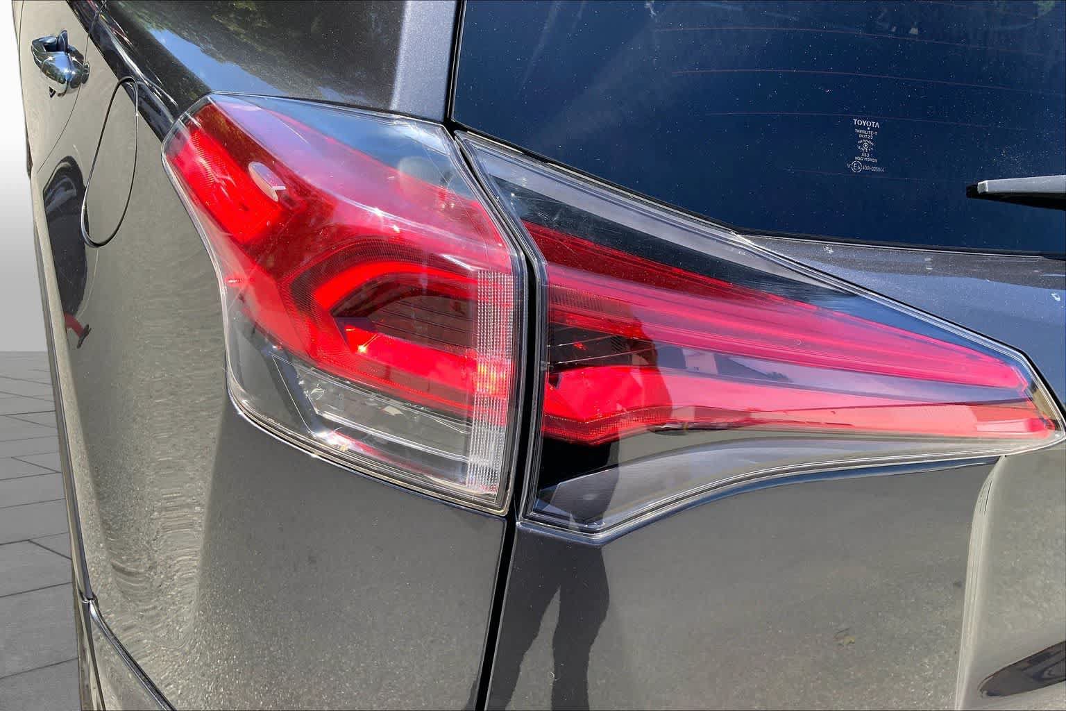Used 2018 Toyota RAV4 Limited w/ All Weather Liner Package AWD/4WD image 28