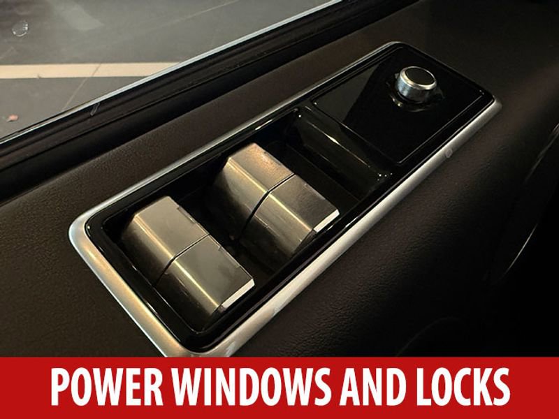 Used 2020 Land Rover Range Rover HSE image 8