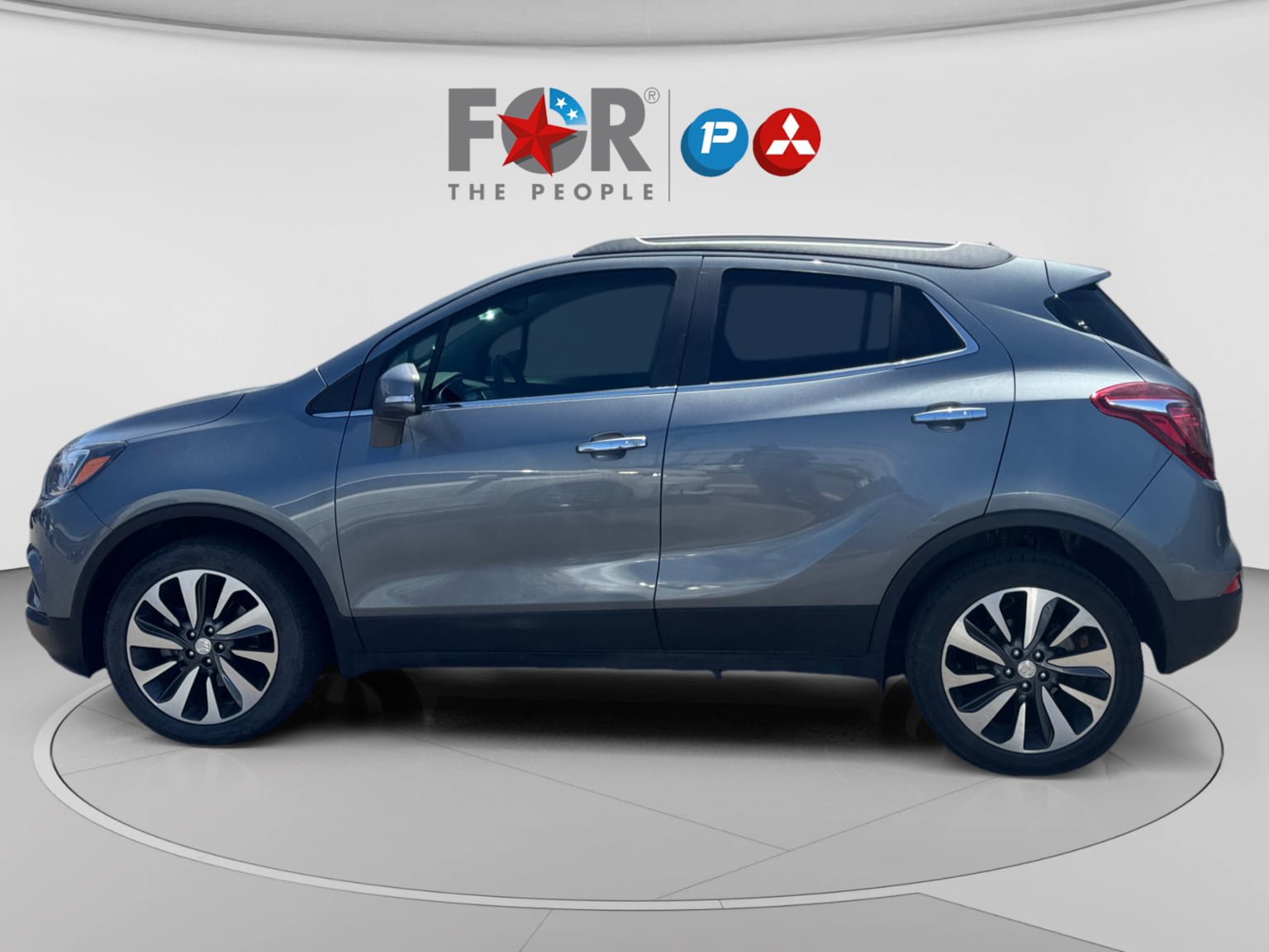 Used 2020 Buick Encore Essence FWD image 2