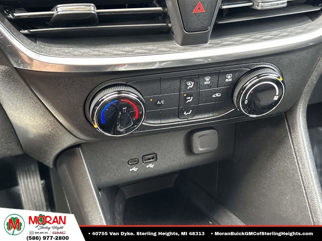 Certified 2024 Buick Encore GX Preferred FWD image 27