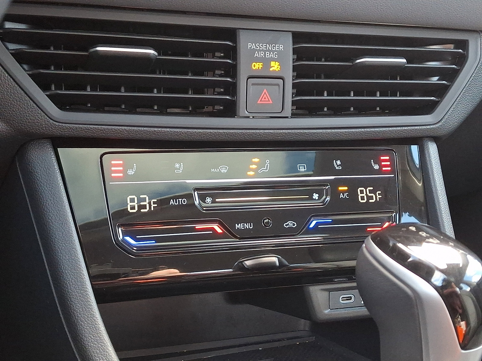 Certified 2025 Volkswagen Jetta SEL image 16