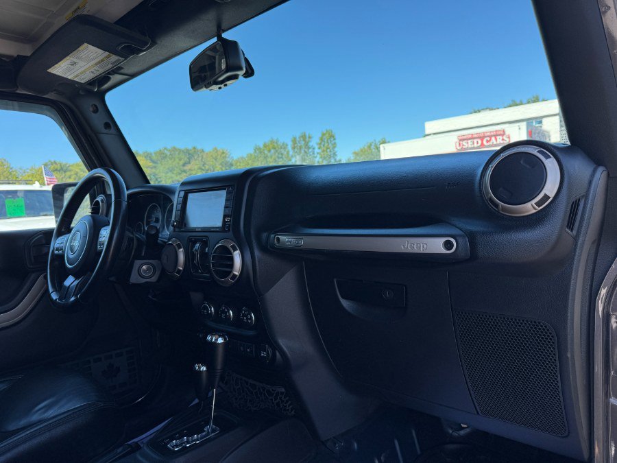 Used 2017 Jeep Wrangler Unlimited Sahara AWD/4WD image 20