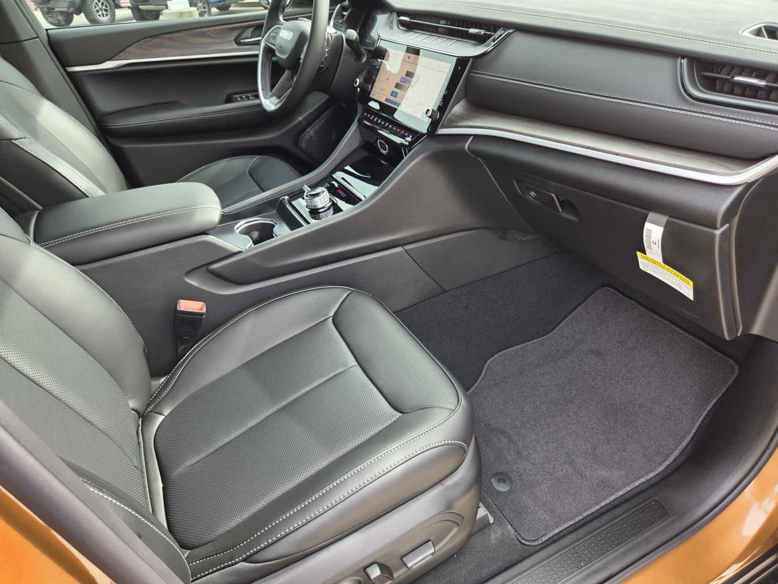New 2026 Jeep Grand Cherokee Limited AWD/4WD image 9