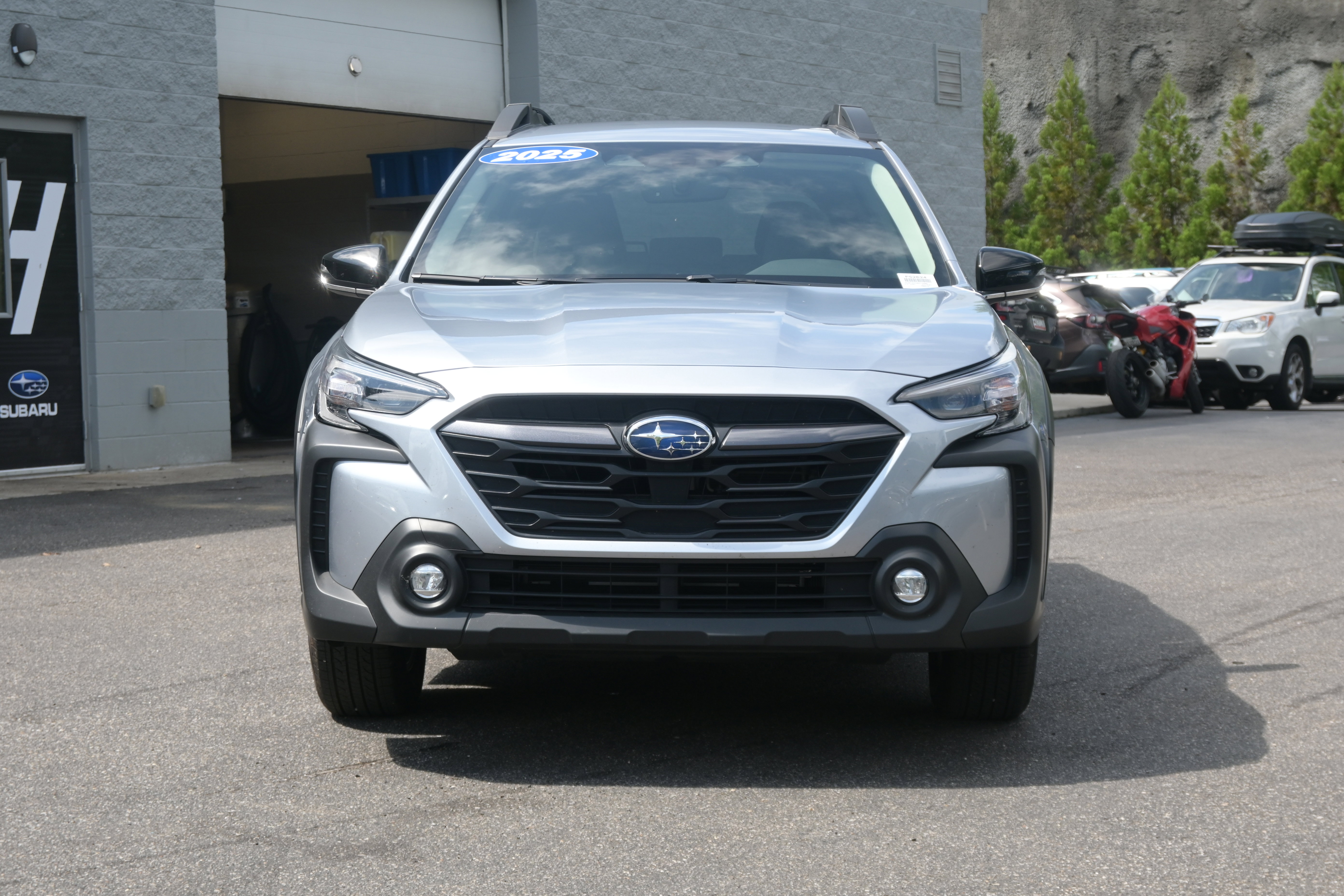 Used 2025 Subaru Outback Premium w/ Popular Package #1A AWD/4WD image 3